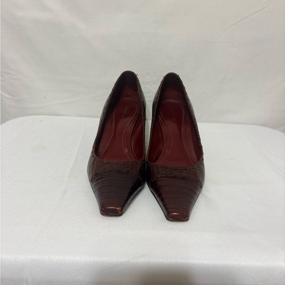 vintage-style brown alligator print pumps - Picture 6 of 11